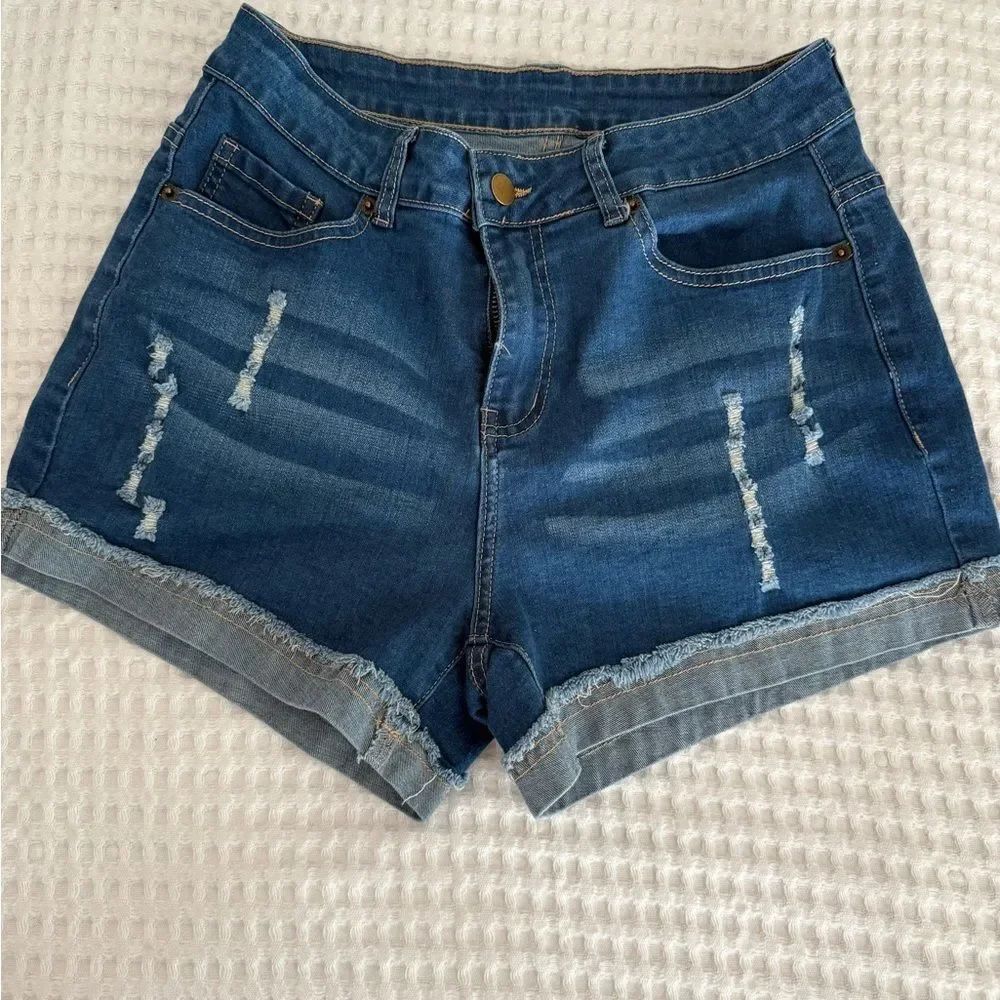 No Brand Mid rise dark wash cuffed jean shorts size Medium